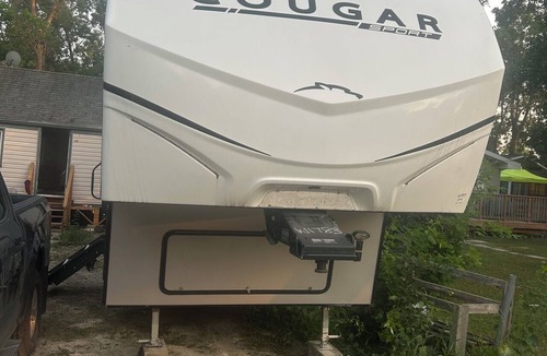 Sandy Hook RV Rental | 1 bedroom and 3 bunk bed for rent in GIMLI sandy hook