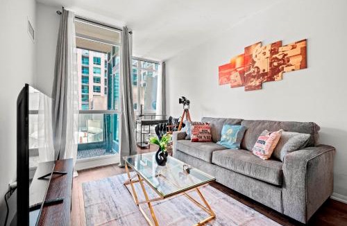 Fort York Apartment | 1 Bedroom Condo with Balcony Fort York Downtown Toronto