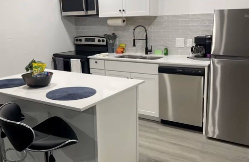 Dallas Apartment | 1-bedroom studio in peaceful Dallas with AC for relaxing stays