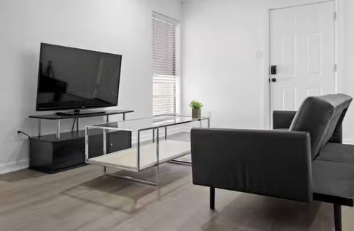 Dallas Apartment | 1-bedroom studio in peaceful Dallas with AC for relaxing stays