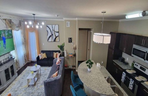 Moore Apartment | 1 king bed,2 sofa beds,office,walk shopping restaurant,12min OU ,15min Airport