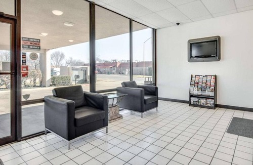 Longview Apartment | 1 King Bed | Smoking, Kitchen, Sofa-Bed