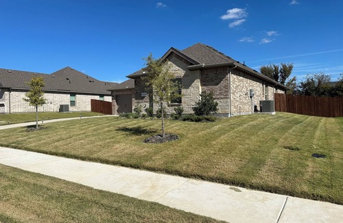 Midlothian House | 1 Level Almost Brand New 3-bed in Midlothian. Secure/Safe Neighborhood!