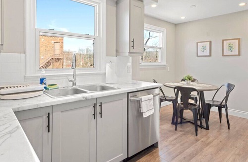 Burlington Apartment | 10 min walk to DT, stylish, free parking | IOB2