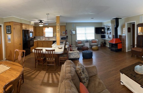 Bellville House | 100-acre ranch with beautiful creek, ponds, woods, livestock