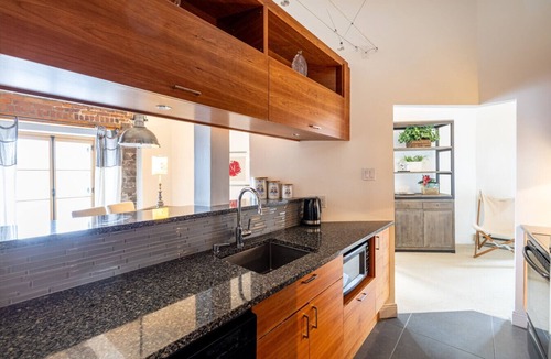 Lower Town Apartment | 1002 · Les Immeubles Charlevoix - 1002