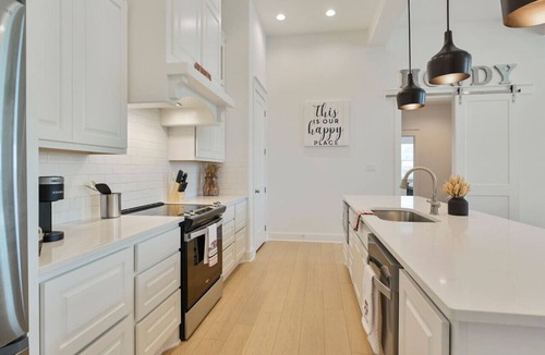 College Station Villa | 12th Man Hideout w/Private Backyard