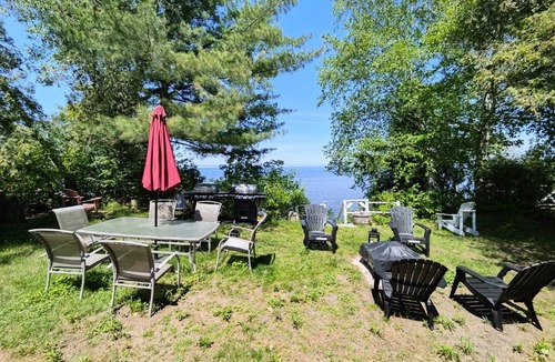 Georgina Ski Chalet | 134 Entire 7BR Lakefront Cottage Beach, Kayaks