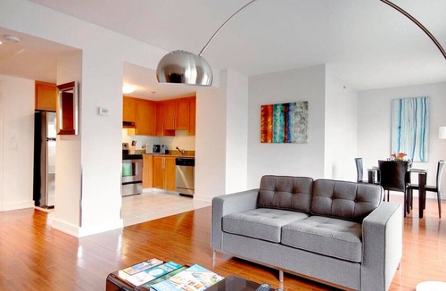 Ville-Marie Apartment | 1BR Apt with Skyline Views near Parc Jean-Drapeau