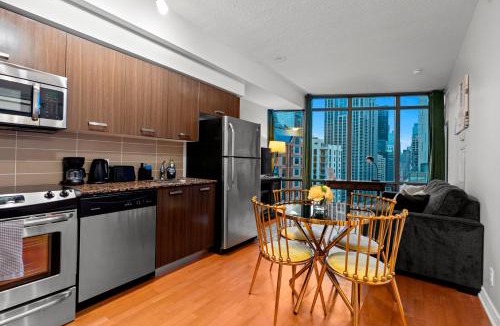 Bay Cloverhill Apartment | 1BR High Floor View Downtown Toronto
