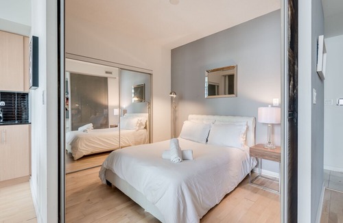 Downtown Toronto Condo | 1BR Modern Downtown Condo Scotiabank Arena/CN