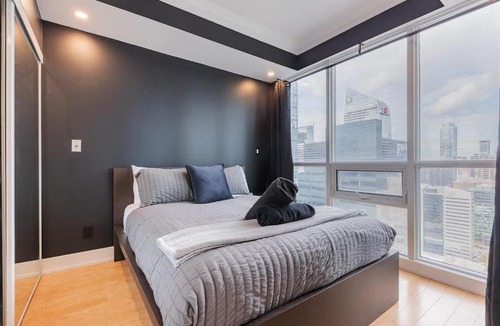 Downtown Toronto House | 1BR Skyline Stay wiith Stylish Condo Near CN Tower