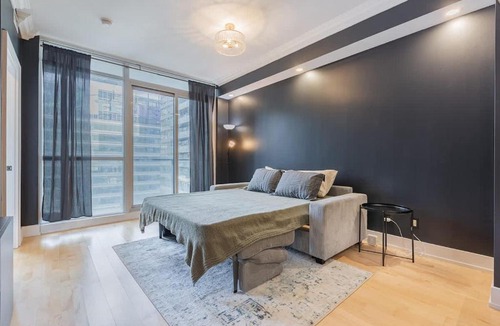 Downtown Toronto House | 1BR Skyline Stay wiith Stylish Condo Near CN Tower