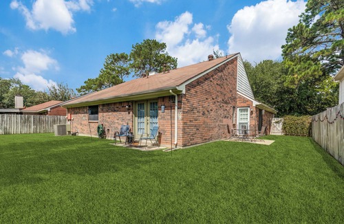 Louetta House | {2:00 check-in}{No excessive chores}{12:00 checkout}{No host imposed fees}