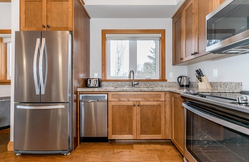 Muskoka Lakes Villa | 2 bed 1.5 bath Villa on Lake Muskoka