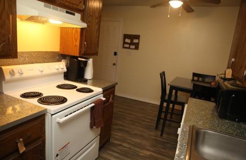 Lawton Apartment | 2 bed/1 bath next to Ft. Sill