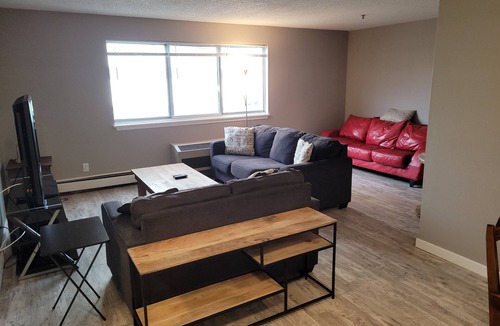 Cedar Rapids Apartment | 2 Bed 2 Bath Spacious Apartment Downtown Cedar Rapids