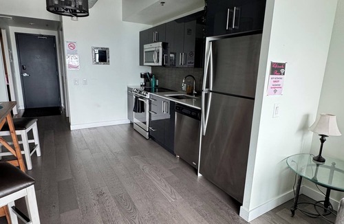 Downtown Winnipeg Apartment | 2 bed downtown across jets arena king bed wifi