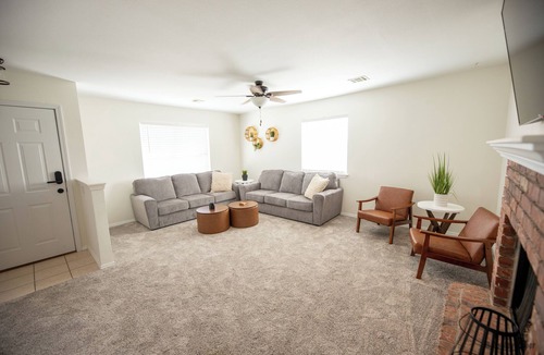 Caney House | 2-Bedroom 2-Bath Modern Duplex