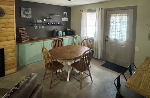 Board Camp Cabin | 2 bedroom/2 bath, sleeps 9, Honey Hole Cabin