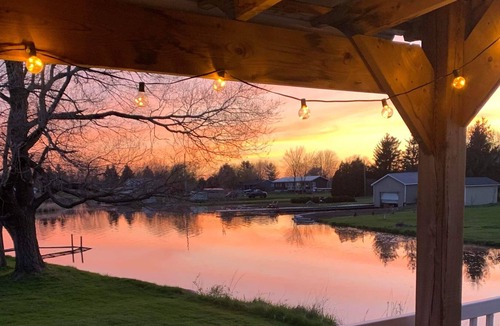 Martintown Cottage | 2 Bedroom Waterfront Cottage with boat docks