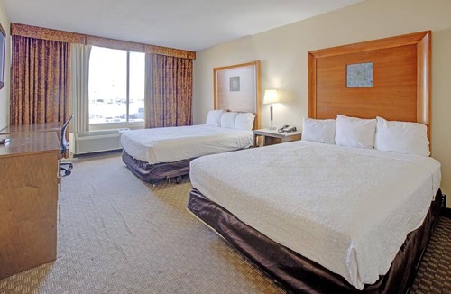 Duncanville Hotel | 2 Comfortable Rooms Perfect for Family & Group Stays in Dallas, Free Parking