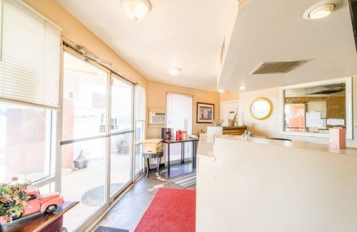 Chickasha Apartment | 2 Full Bed | Non-Smoking