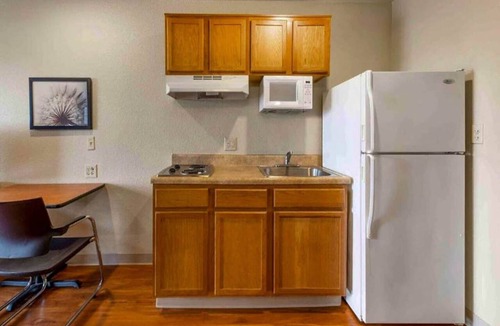 Bossier City Apartment | 2 Full Beds | Smoking, Kitchen