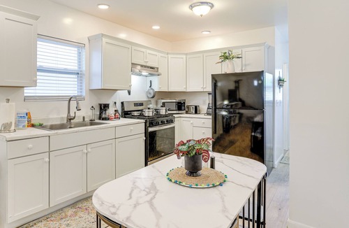 Niagara Falls Cottage | 2 Mi to State Park: Updated Niagara Falls Home