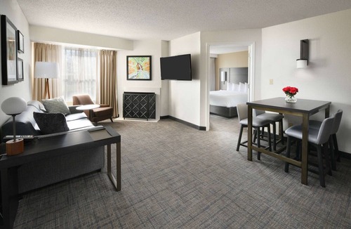 Richardson Hotel | 2 Pet-friendly Suites W/Full Kitchen! FREE Breakfast, Parking, Pool, Tennis Ct!
