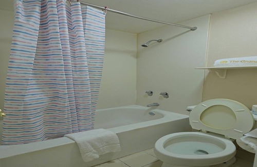 Texarkana Apartment | 2 Queen Bed|Smoking|Texarkana TX