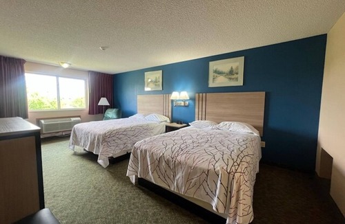Marysville Hotel | 2 Queen Beds + Free Continental Breakfast — Steps from Historic Down & Museum