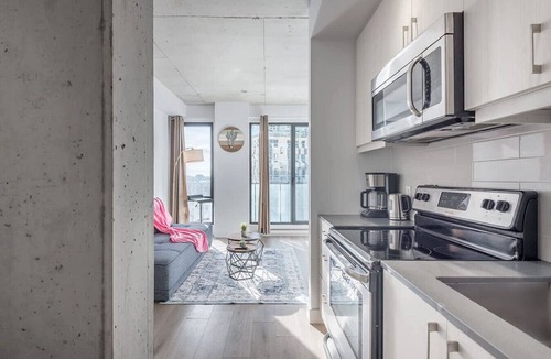Cite Multimedia Apartment | 2 Queen Comfy Beds- Bright- Basilica