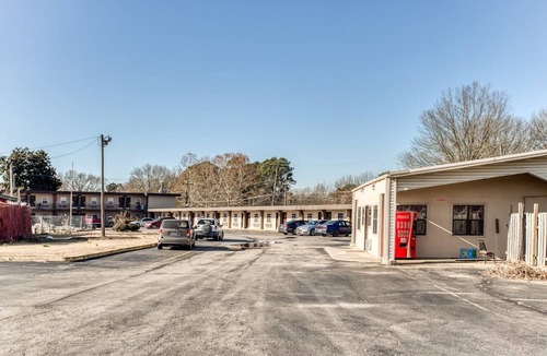 Bald Knob Apartment | 2 Single Bed|Smoking