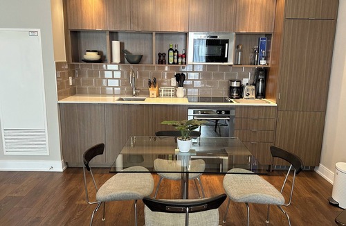 Downtown Toronto House | 2-Storey Townhome | Downtown | Free Parking | 100% Walk Score