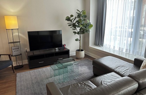 Downtown Toronto House | 2-Storey Townhome | Downtown | Free Parking | 100% Walk Score