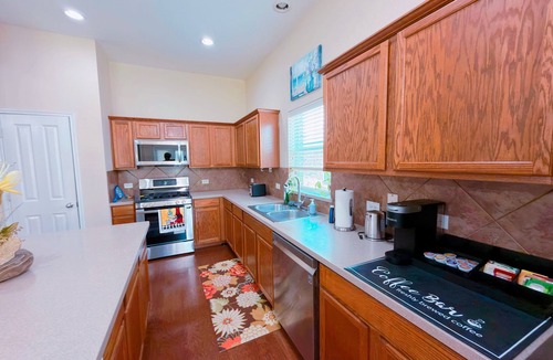 Grand Prairie House | {20% off June} Spacious Family Home - 5BR Sleeps 12 - Near Dallas-Fort Worth