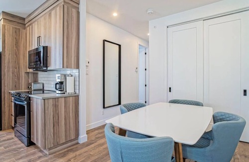 Bromont Apartment | 201 Condo au rez de chaussée , au coeur de Bromont