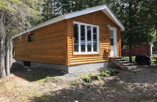 Lejeune Ski Chalet | 202 rang du Lac Lejeune - Chalet au bord du Lac