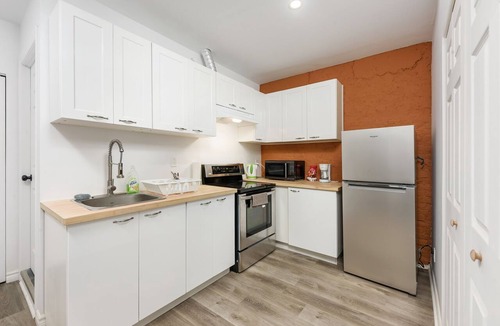 Quartier des Spectacles Apartment | #203 Downtown One Bedroom Loft in with free parking