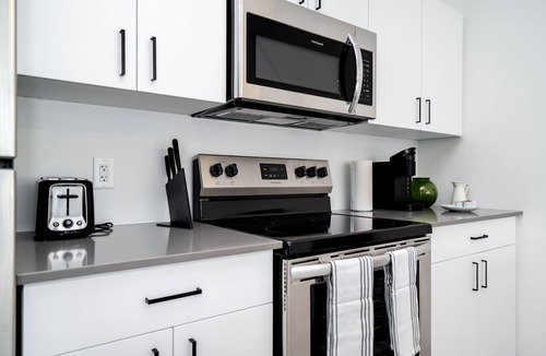 Birds Hill Condo | (210) Stunning 2BR/2BA in River East (1755)