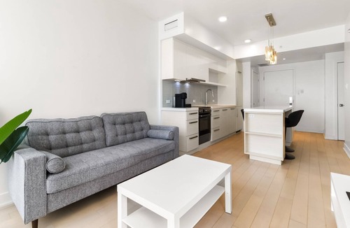 Downtown Montreal Apartment | 2308- Elegant 1-Bedroom Apartment with Modern Amenities