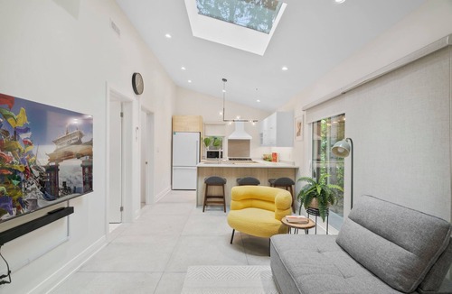 Agincourt North House | 2BDR Private Garden Suite — Relocation, Business, Travel, Dog-Friendly, Parking
