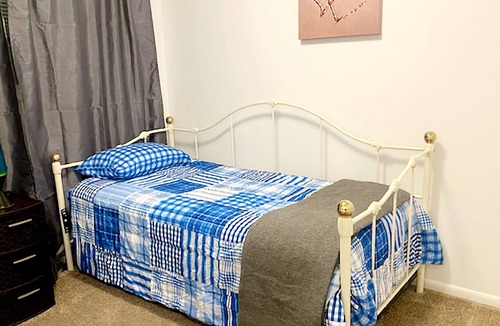 Midtown Anchorage Apartment | 2BR/1BA Great Midtown Apartment.