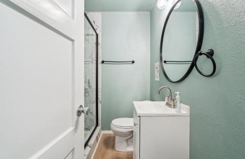 Midwest City House | 2BR 5 mins Rose State, 8 mins Tinker #L1