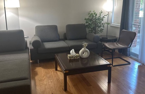 Leitrim Condo | 2BR Apartment in quiet Neighbourhood, Near Airport