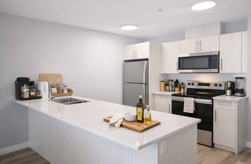Winnipeg Apartment | 2BR Designer Suite St Vital Topfloor City Views