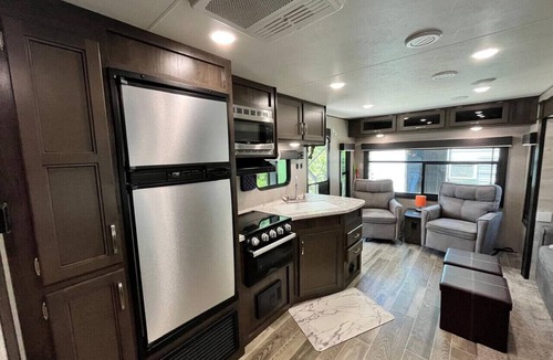Beaumont House | 2BR Home & 1BR RV COMBO
