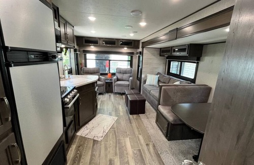 Beaumont House | 2BR Home & 1BR RV COMBO