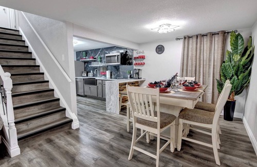 Aurora Apartment | 3-bed/1 bath basement apartment in Aurora, CO w/AC~close to Hospitals